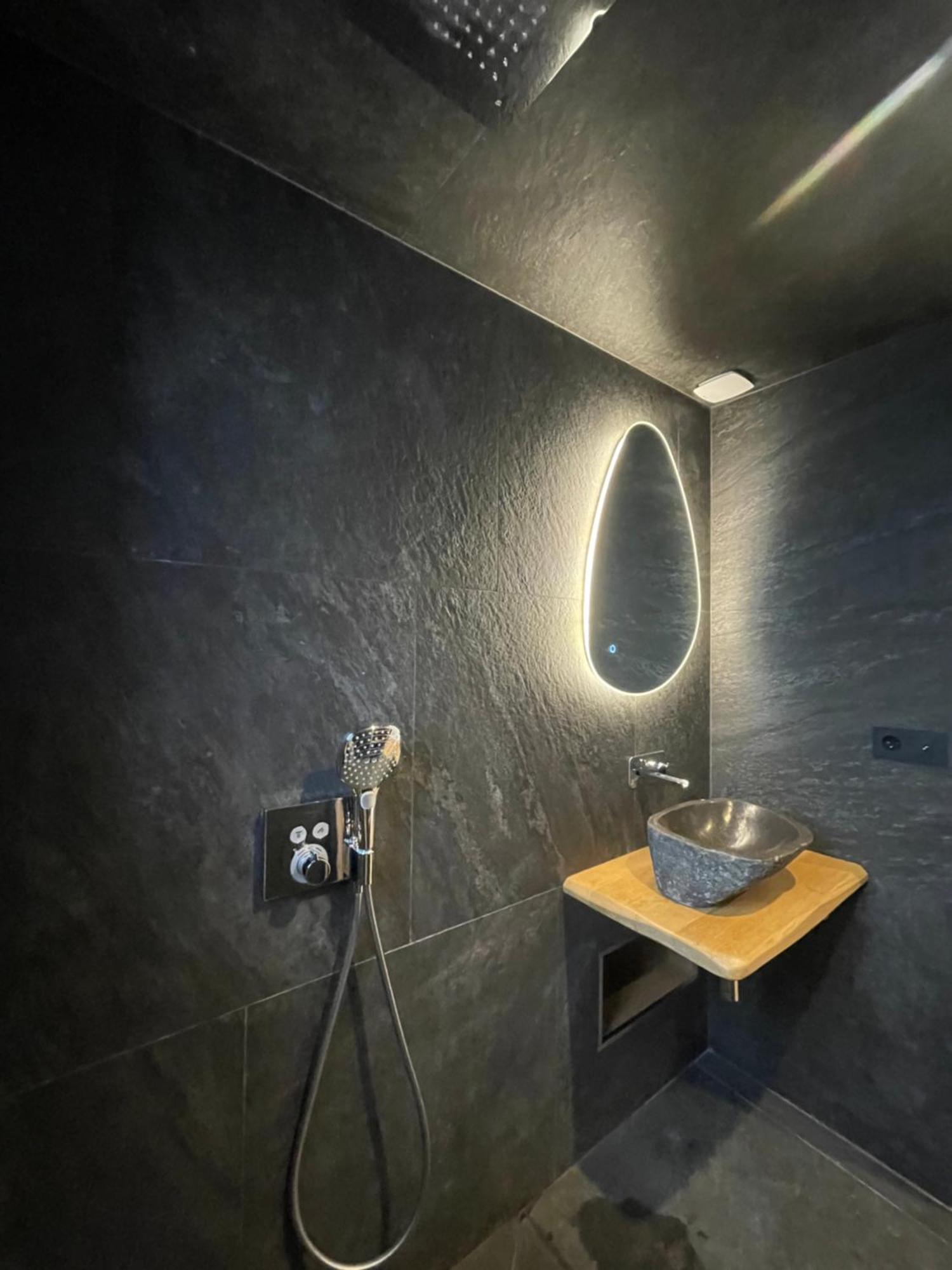 Apartamento Apparemment Niche Dans Les Arbres Narbona Exterior foto
